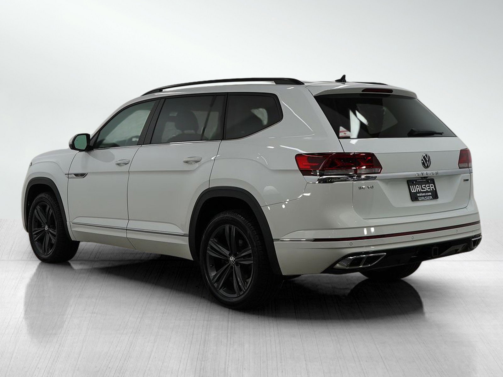 2021 Volkswagen Atlas SE Technology R-Line photo 2