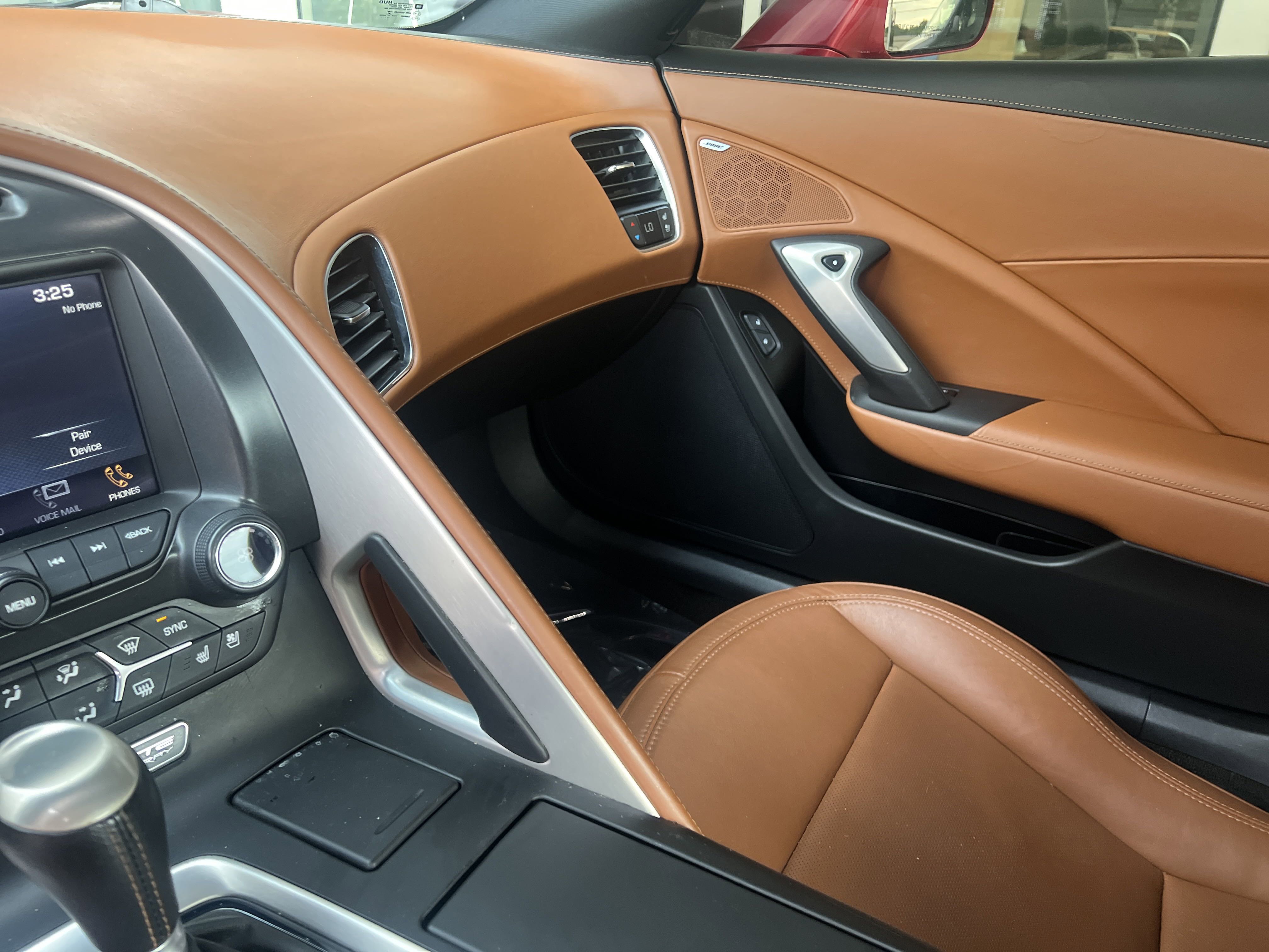 2014 Chevrolet Corvette Stingray 3LT photo 9