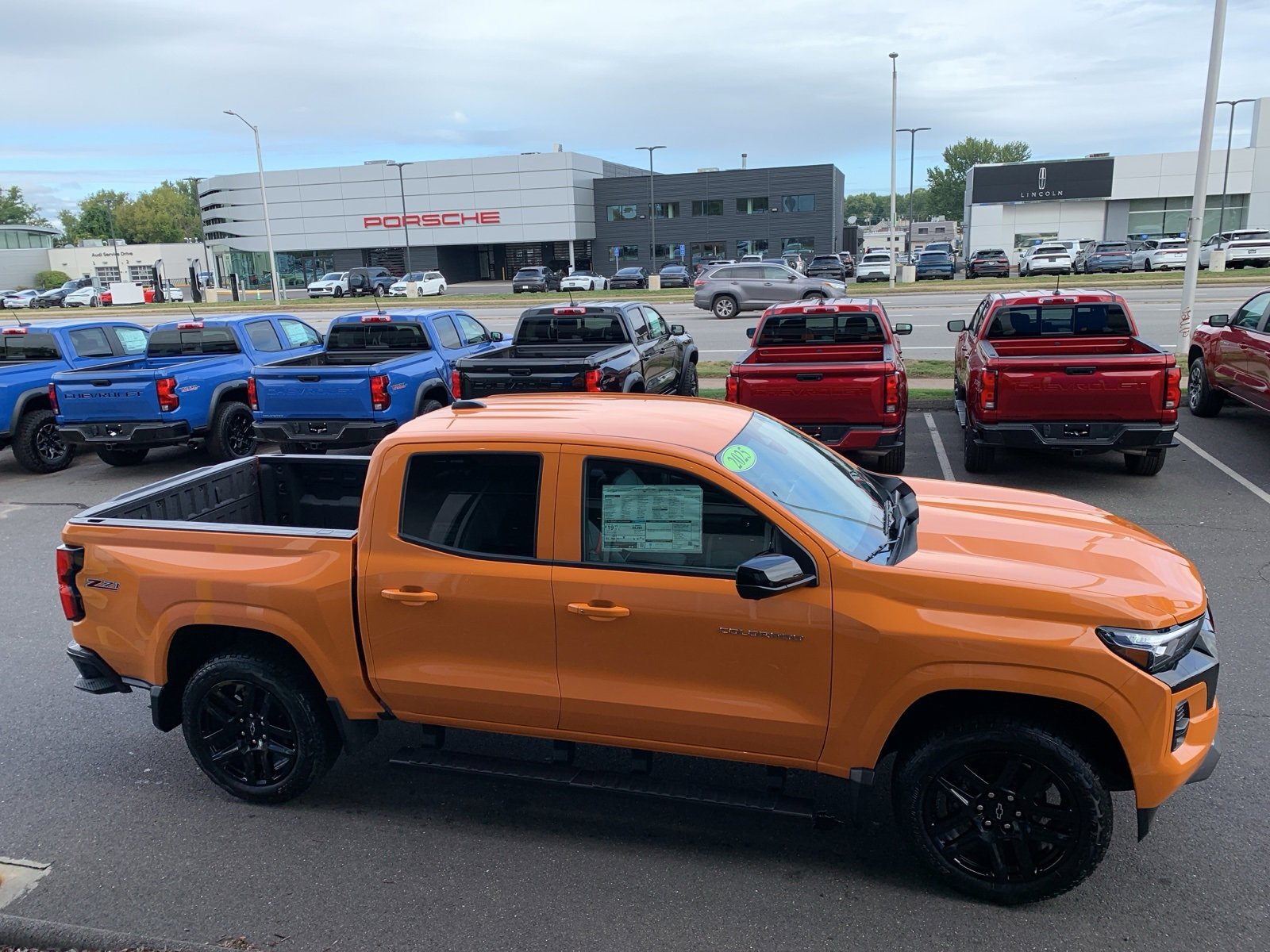 2025 Chevrolet Colorado Z71 photo 4