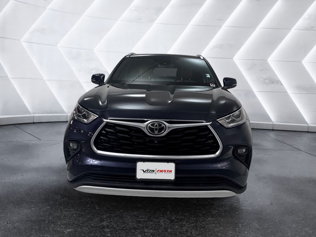 2020 Toyota Highlander Platinum photo 2