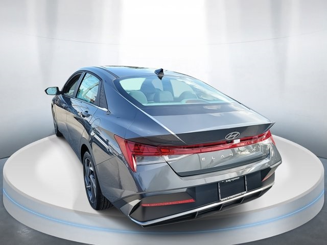 2025 Hyundai Elantra SEL Convenience photo 3