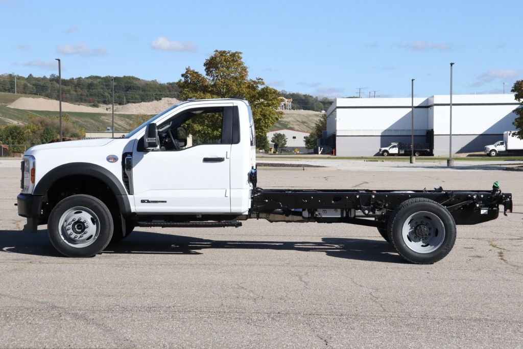 2026 Ford F-550 photo 4