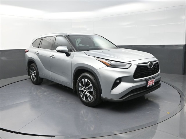 2022 Toyota Highlander XLE photo 8