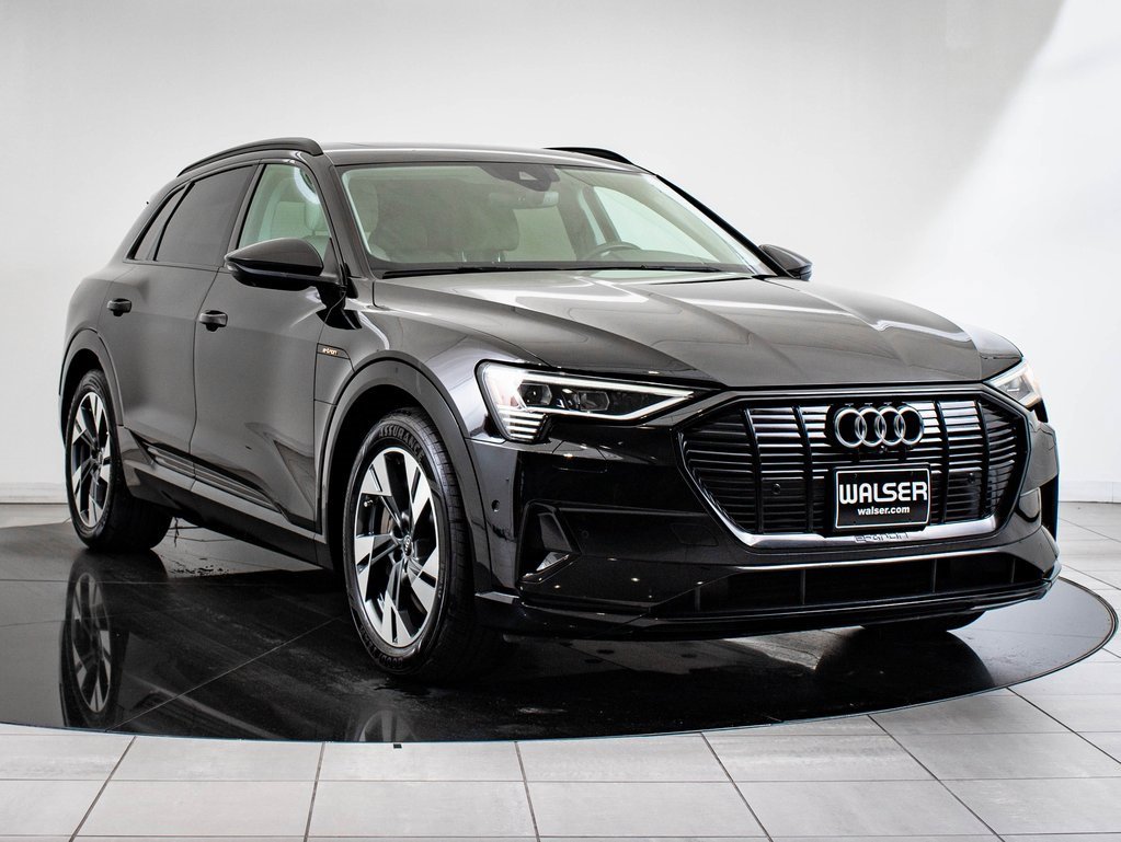 2022 Audi e-tron Premium photo 12