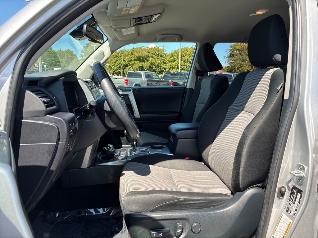 2024 Toyota 4Runner SR5 photo 9
