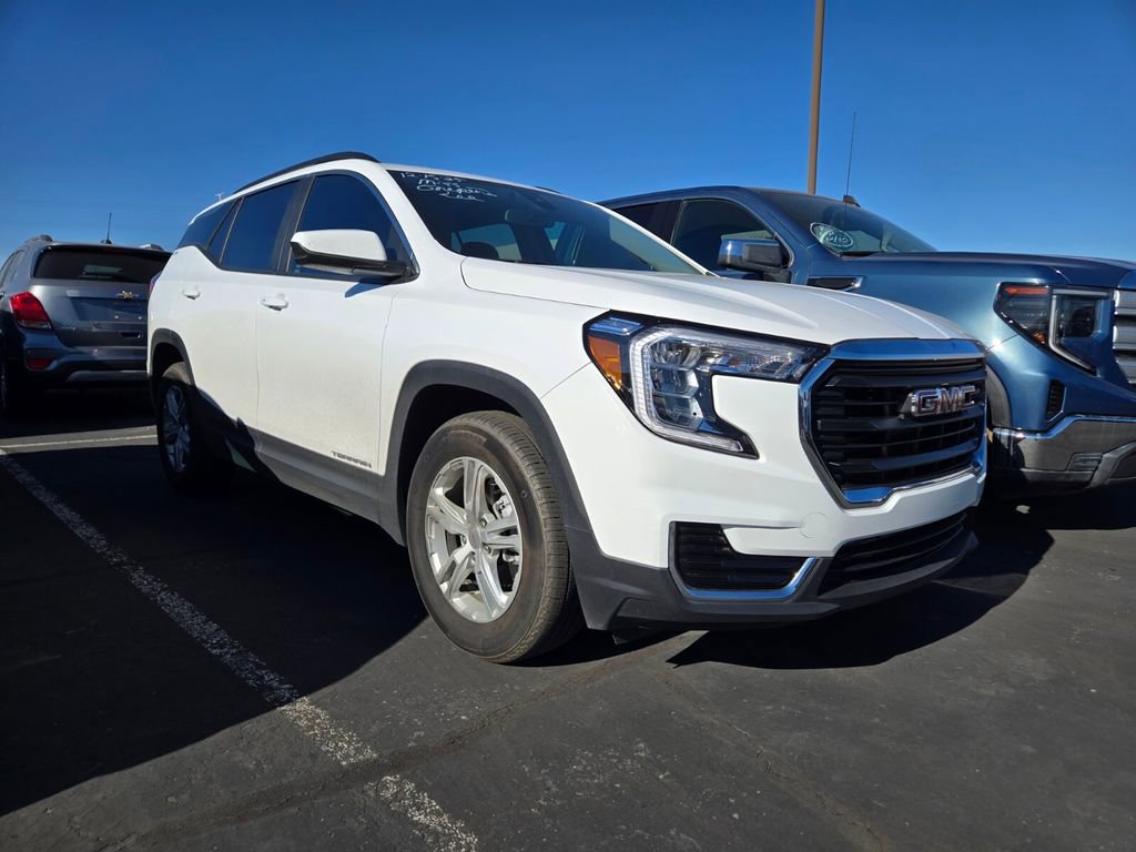 2023 GMC Terrain SLE's photo