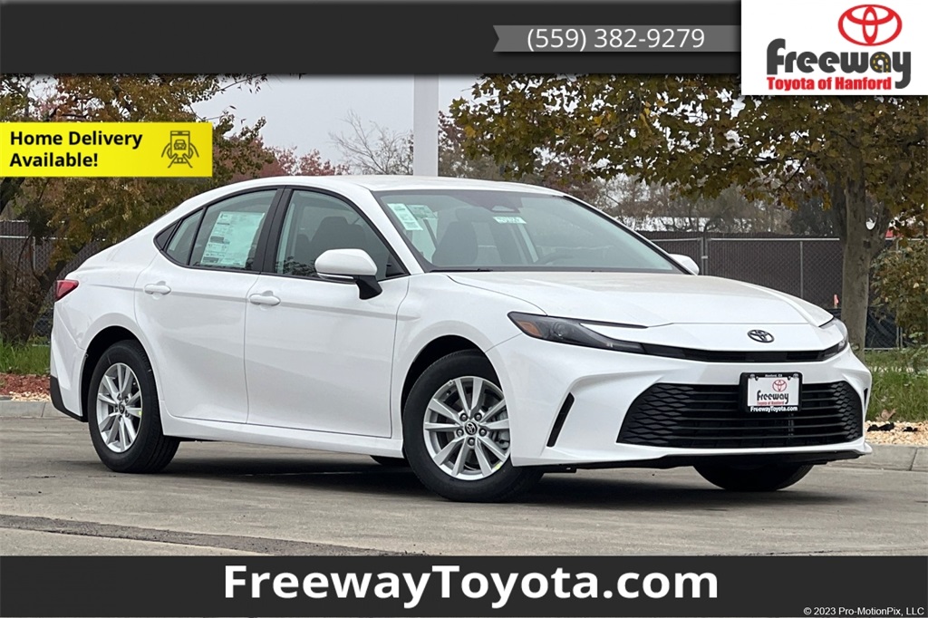 2026 Toyota Camry LE's photo