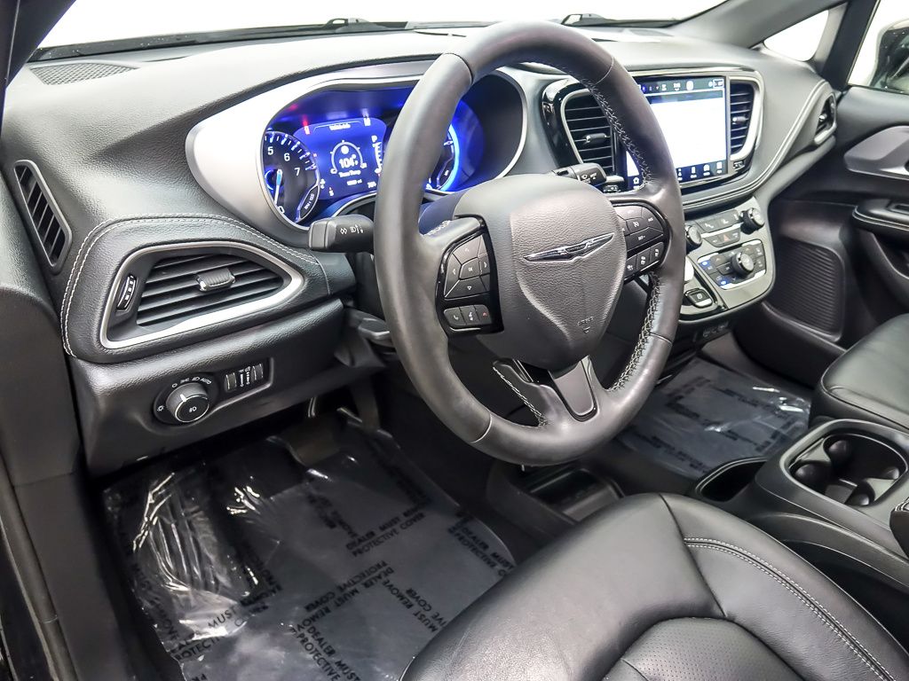 2021 Chrysler Pacifica Touring L photo 10