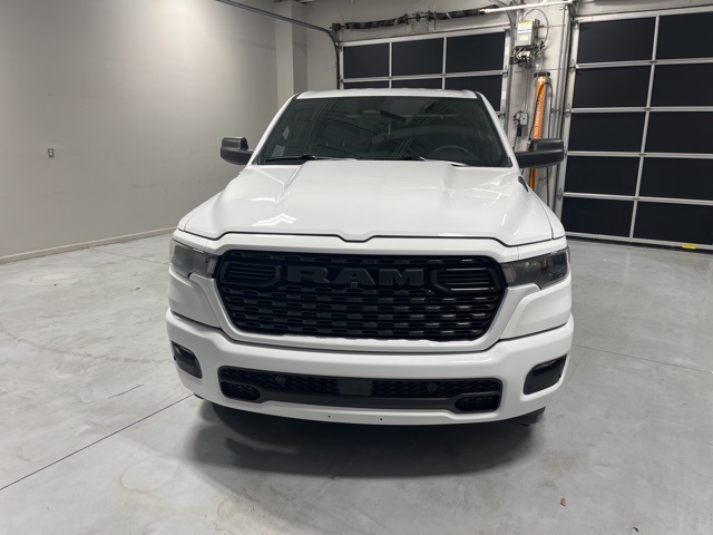2025 Ram 1500 Tradesman photo 2