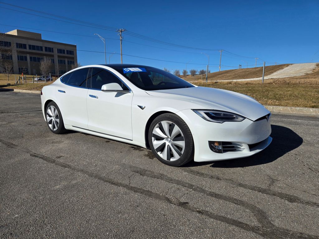 2021 Tesla Model S Long Range Plus's photo