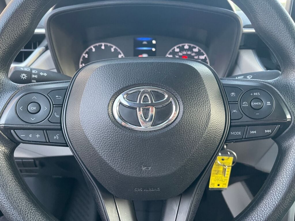 2024 Toyota Corolla Cross L photo 11