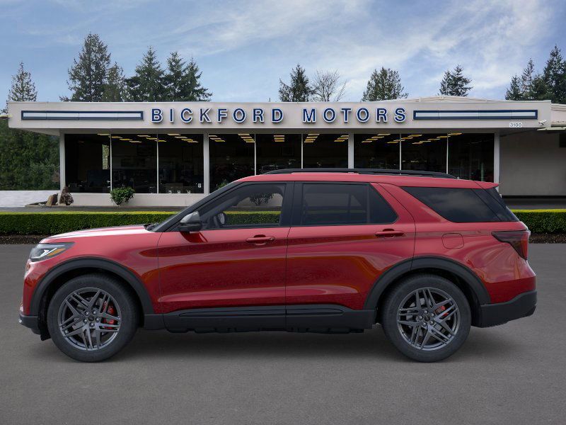 2025 Ford Explorer ST photo 3