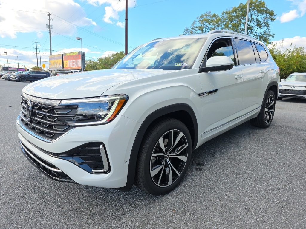 2026 Volkswagen Atlas SEL Premium R-Line's photo