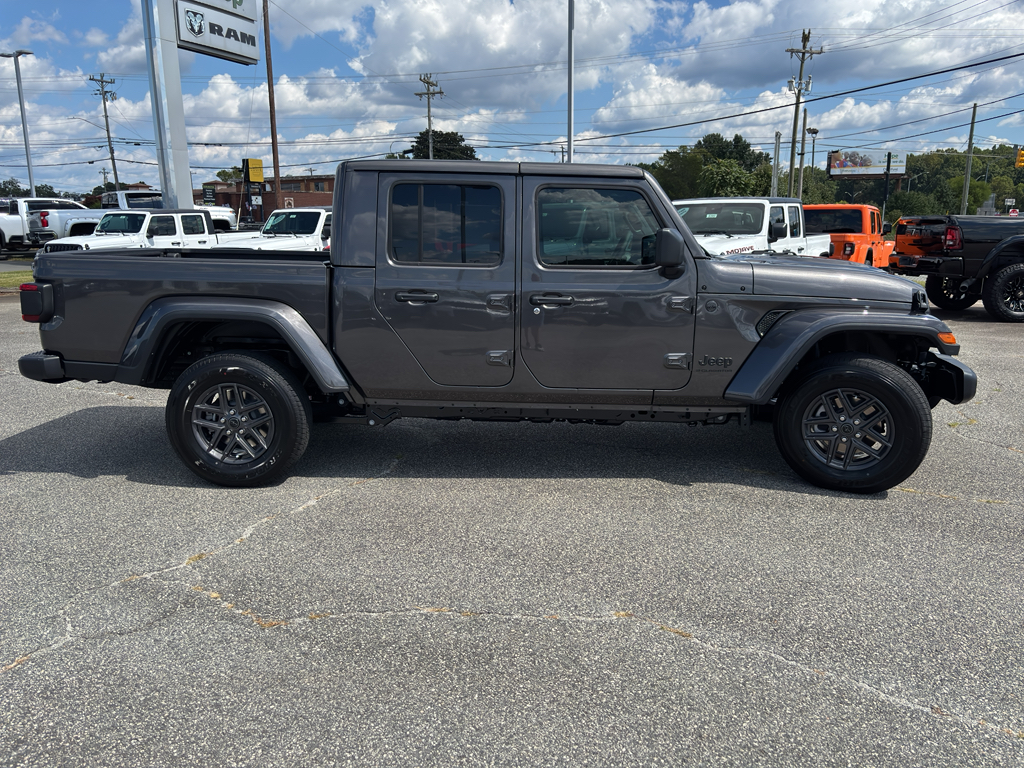 2025 Jeep Gladiator Sport photo 7