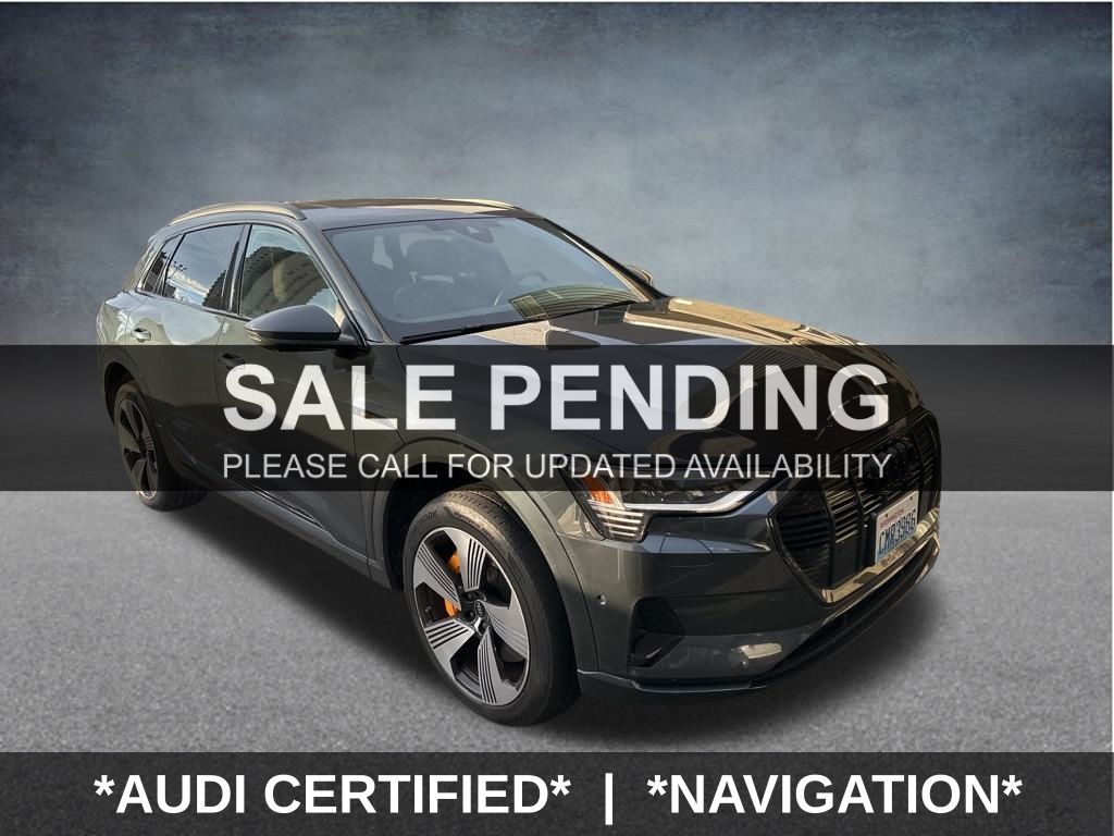 2023 Audi e-tron Premium Plus's photo