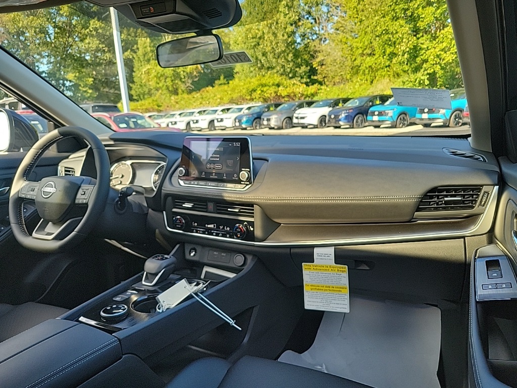 2026 Nissan Rogue SV photo 27