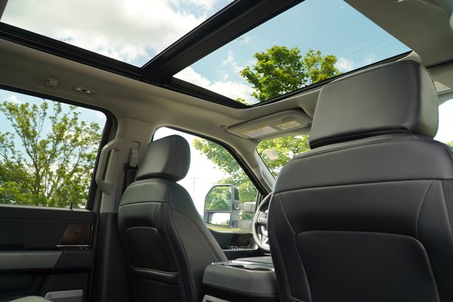 2025 Ford F-250 Lariat photo 33