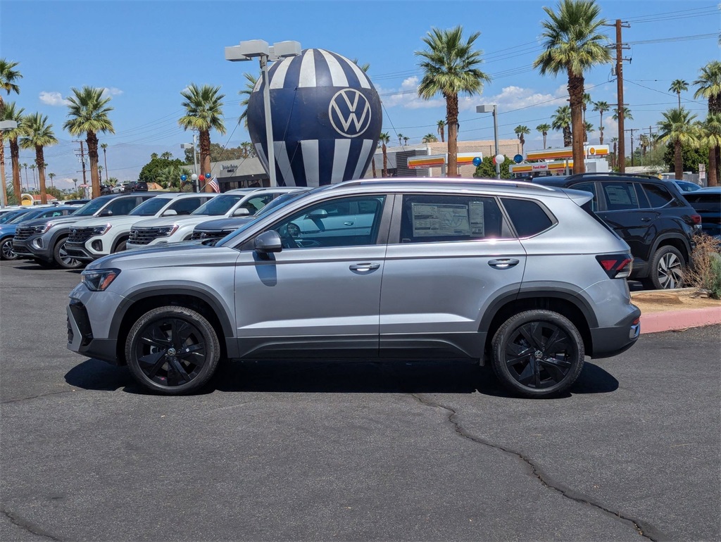 2025 Volkswagen Taos SE photo 6