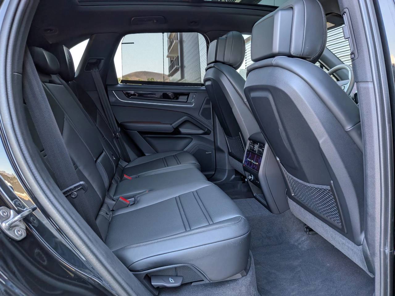 2025 Porsche Cayenne E-Hybrid photo 22
