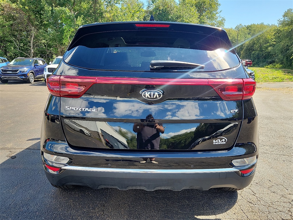 2022 Kia Sportage EX photo 4