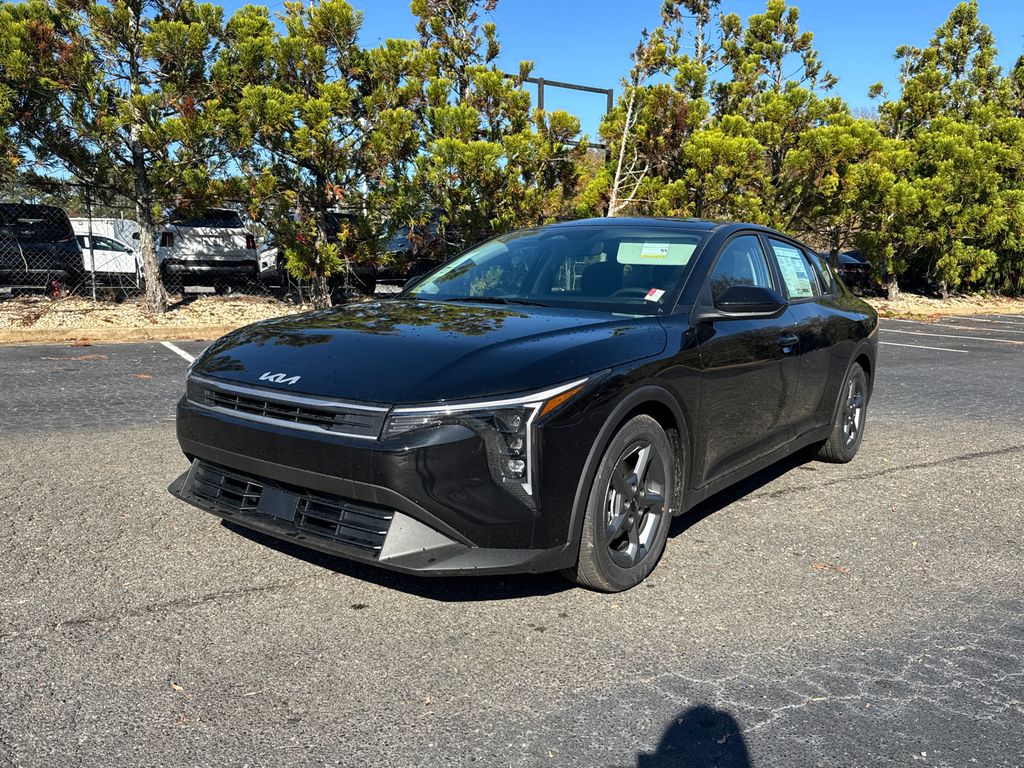 2025 Kia K4 LXS photo 2