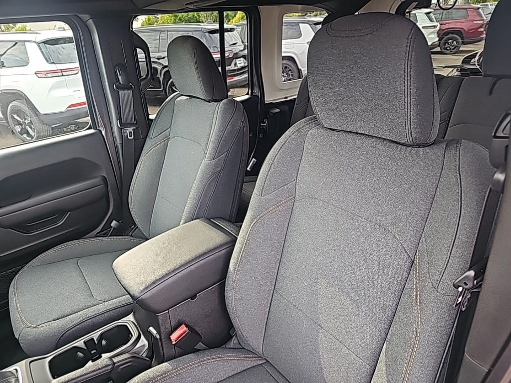 2025 Jeep Wrangler Sport photo 13