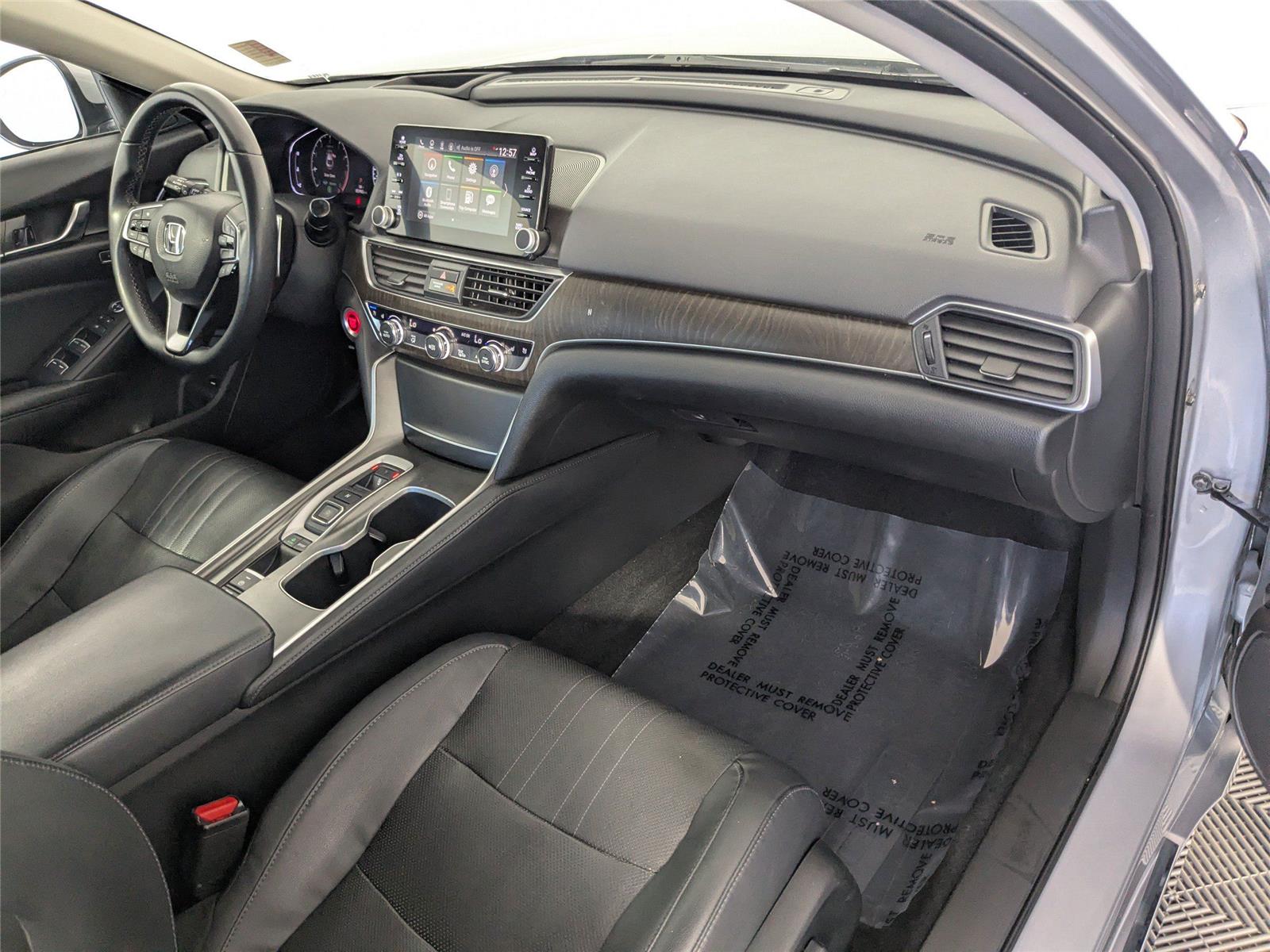 2018 Honda Accord Touring photo 4