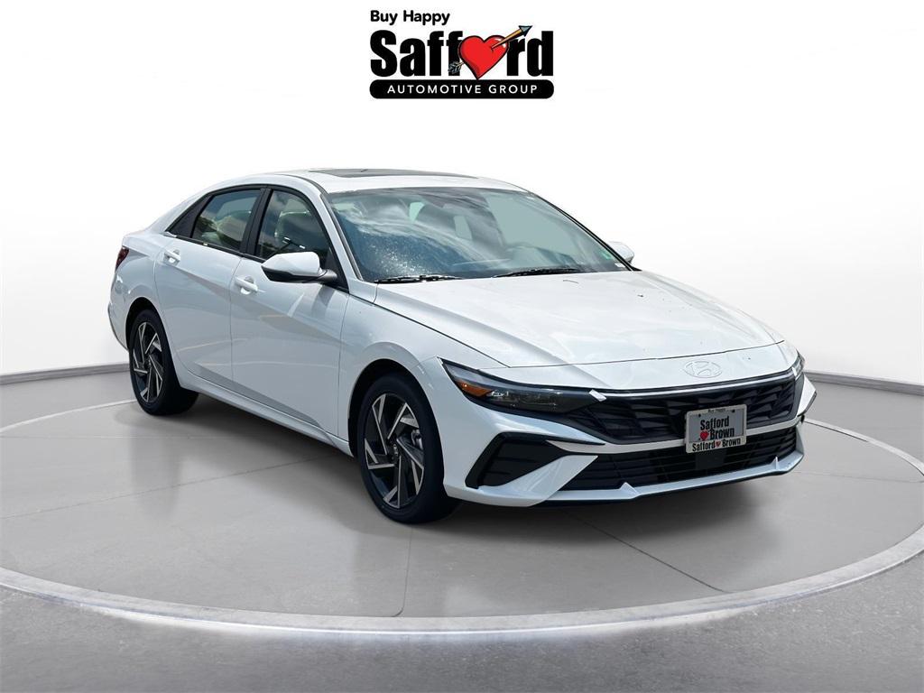 2025 Hyundai Elantra Limited's photo