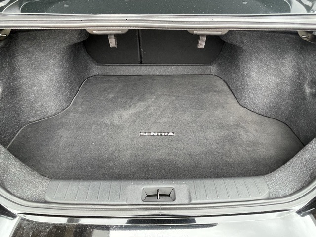 2022 Nissan Sentra SR photo 25