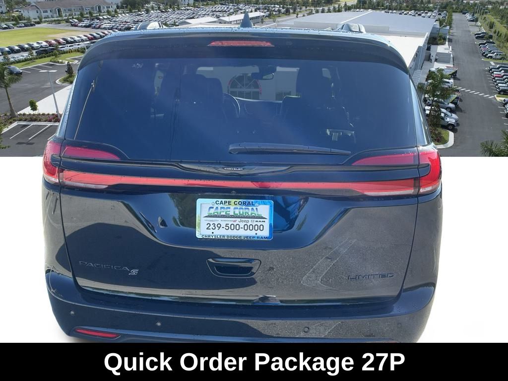 2025 Chrysler Pacifica Limited photo 5