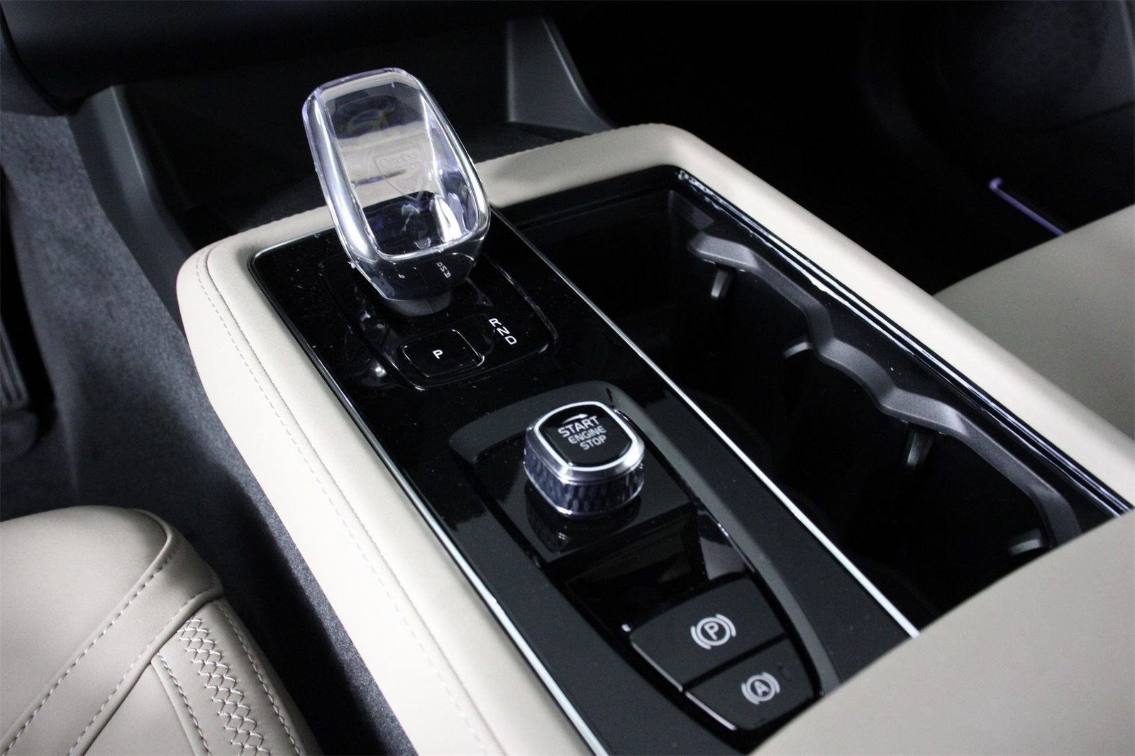 2026 Volvo XC90 Plus photo 6