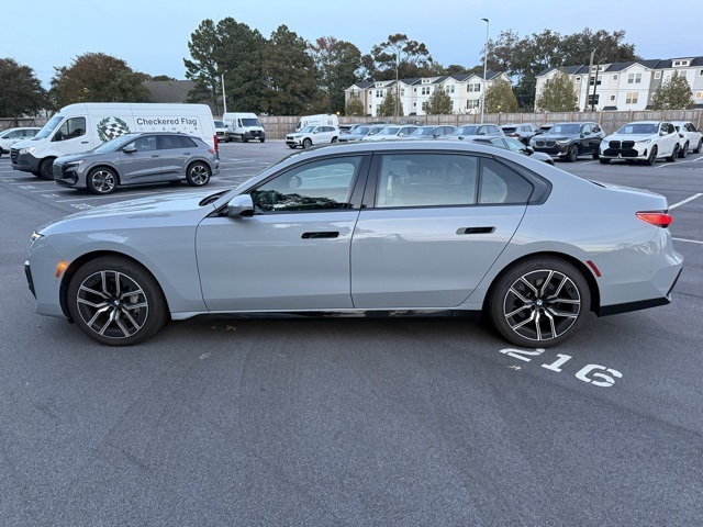 2025 Bmw 740i xDrive photo 2