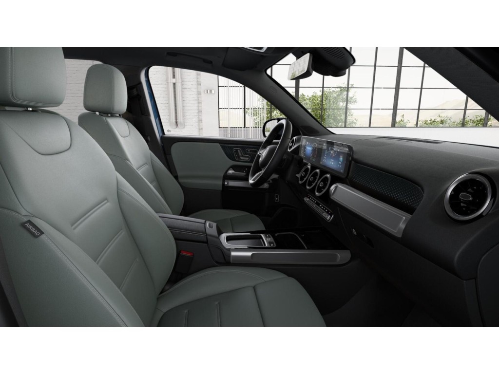 2026 Mercedes Benz GLB 250 photo 4