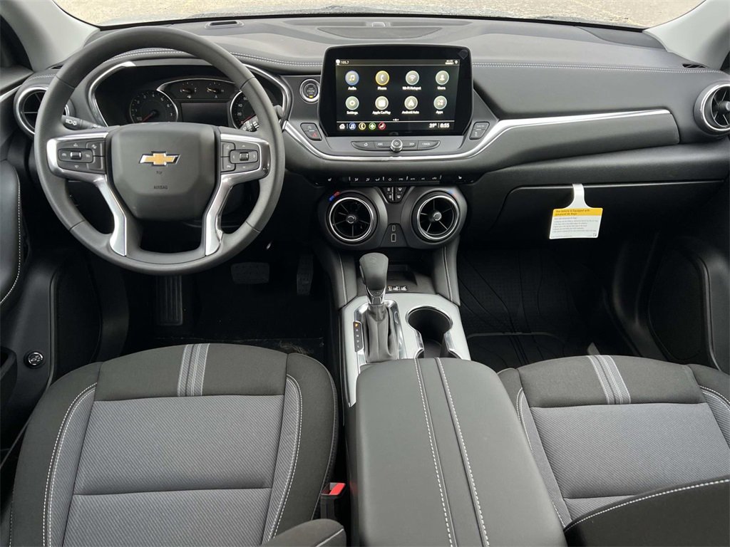 2026 Chevrolet Blazer 2LT photo 2