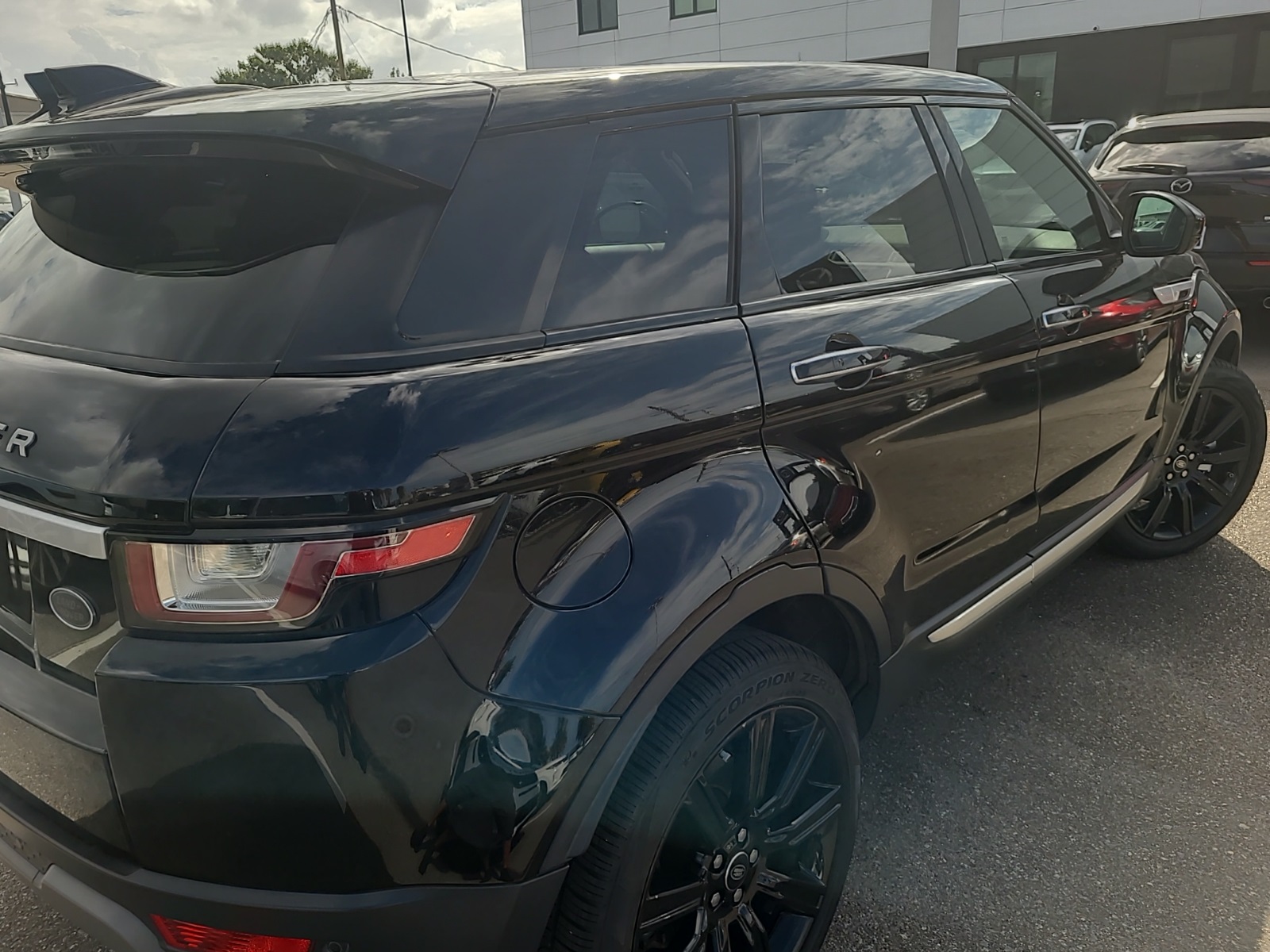 2019 Land Rover Range Rover Evoque HSE photo 4
