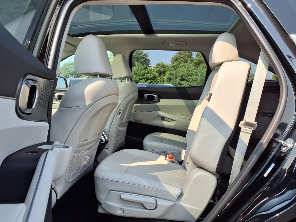 2025 Kia Sorento EX photo 23