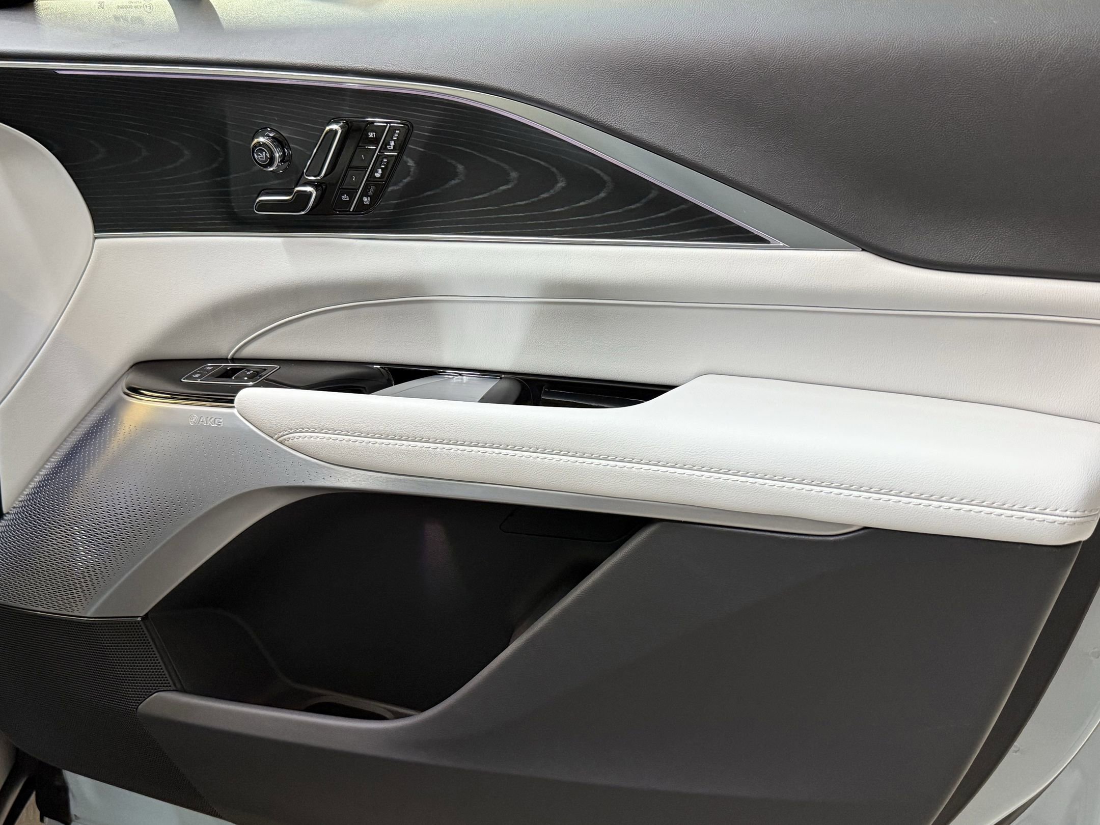 2025 Cadillac Lyriq Sport photo 45