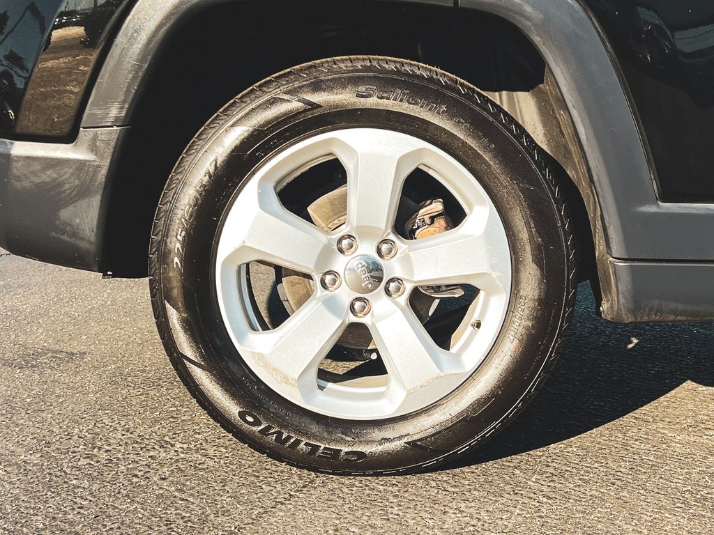 2019 Jeep Compass Latitude photo 9