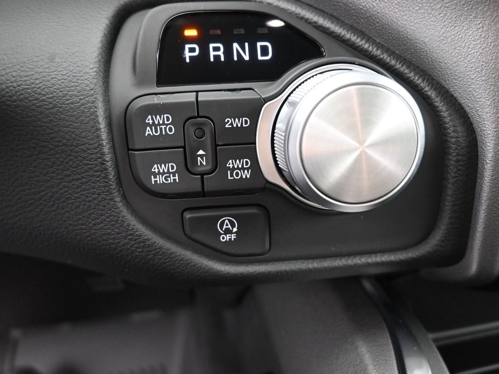 2025 Ram 1500 Laramie photo 4