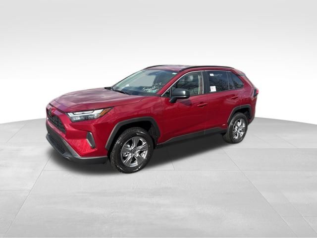 2025 Toyota RAV4 LE's photo