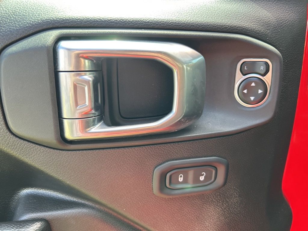 2024 Jeep Wrangler Rubicon photo 10
