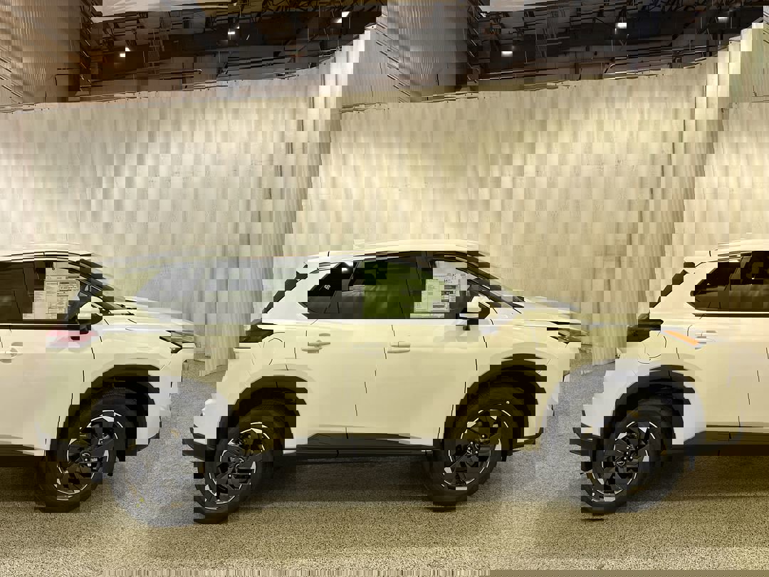 2026 Nissan Rogue SV photo 4