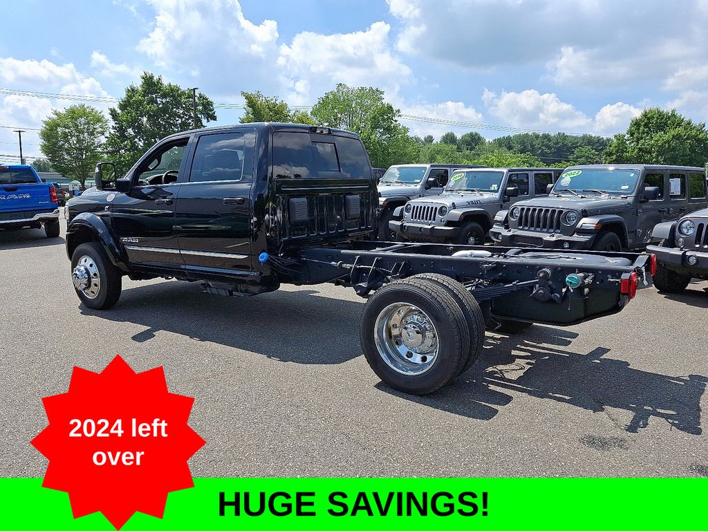 2024 Ram 5500 photo 3