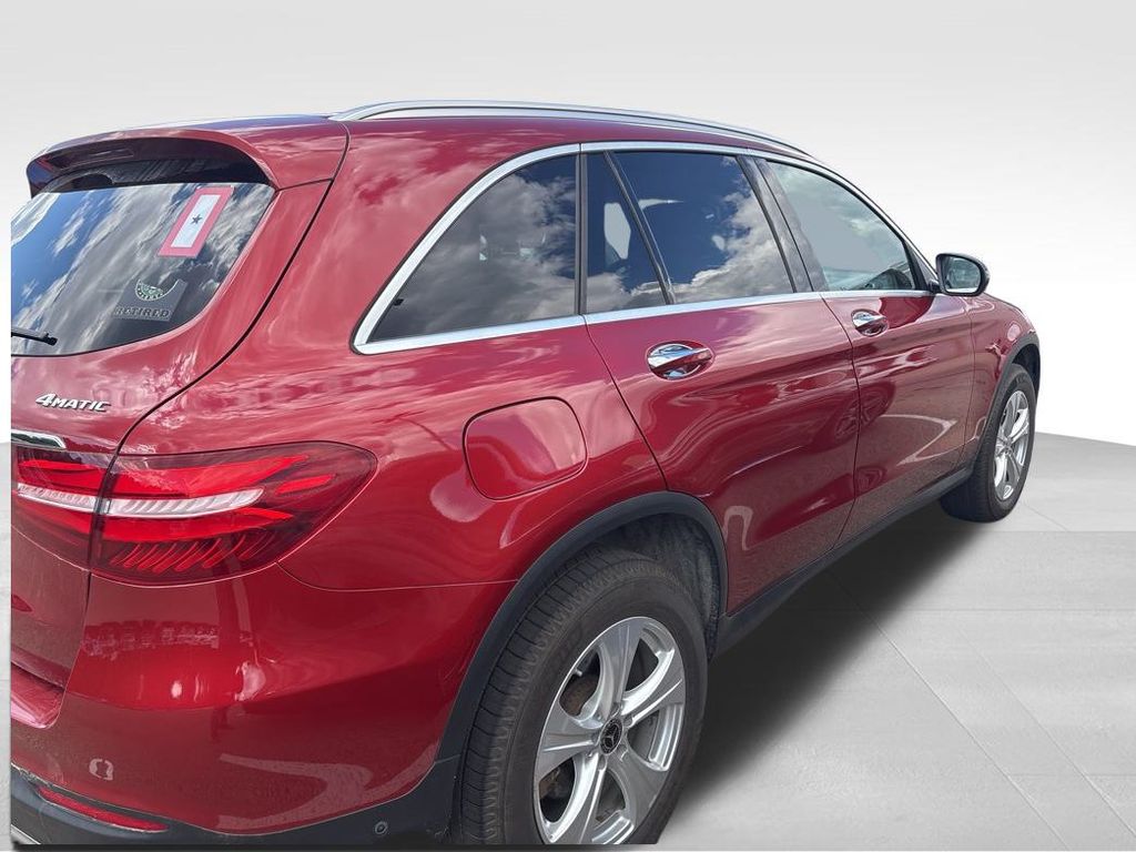 2018 Mercedes Benz GLC 300 4MATIC photo 14