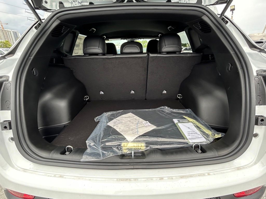 2025 Jeep Compass Latitude photo 26