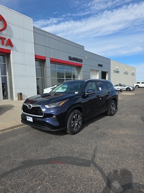 2026 Toyota Highlander XLE's photo