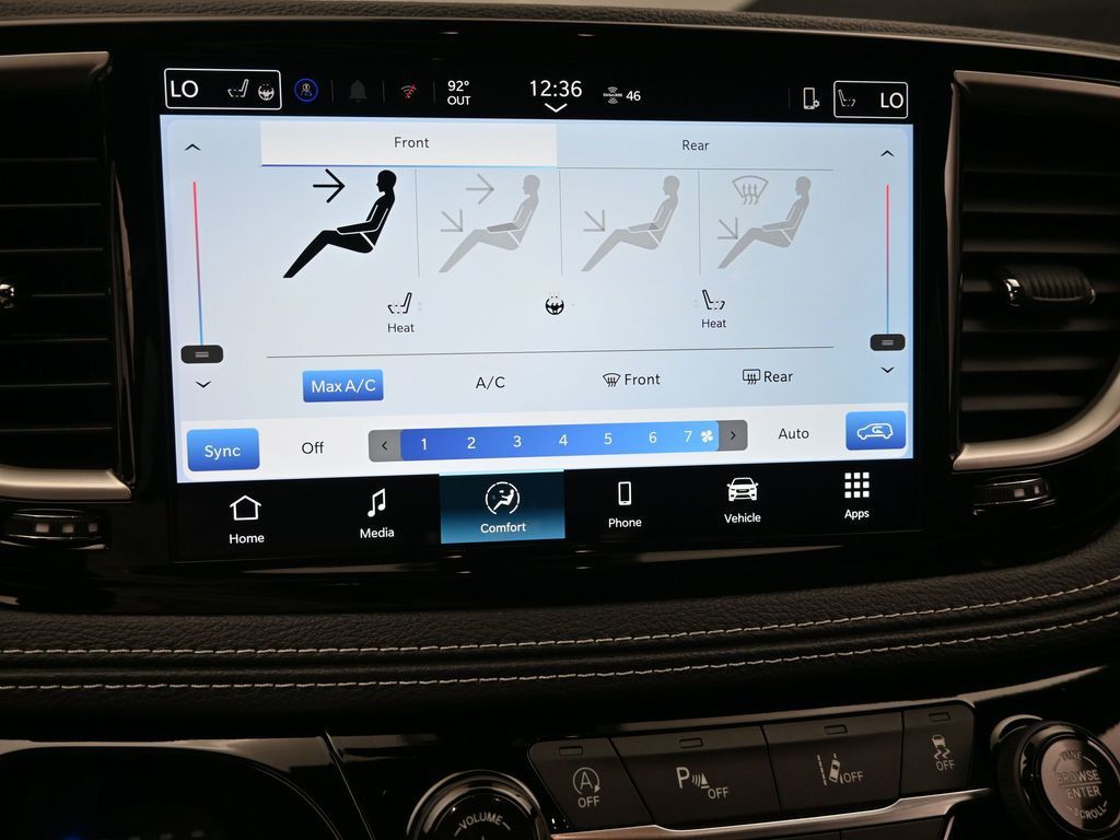 2026 Chrysler Pacifica photo 14