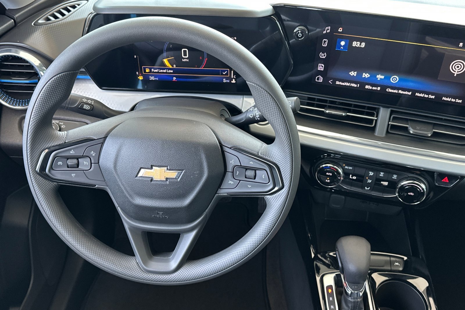 2025 Chevrolet Trax LT photo 14