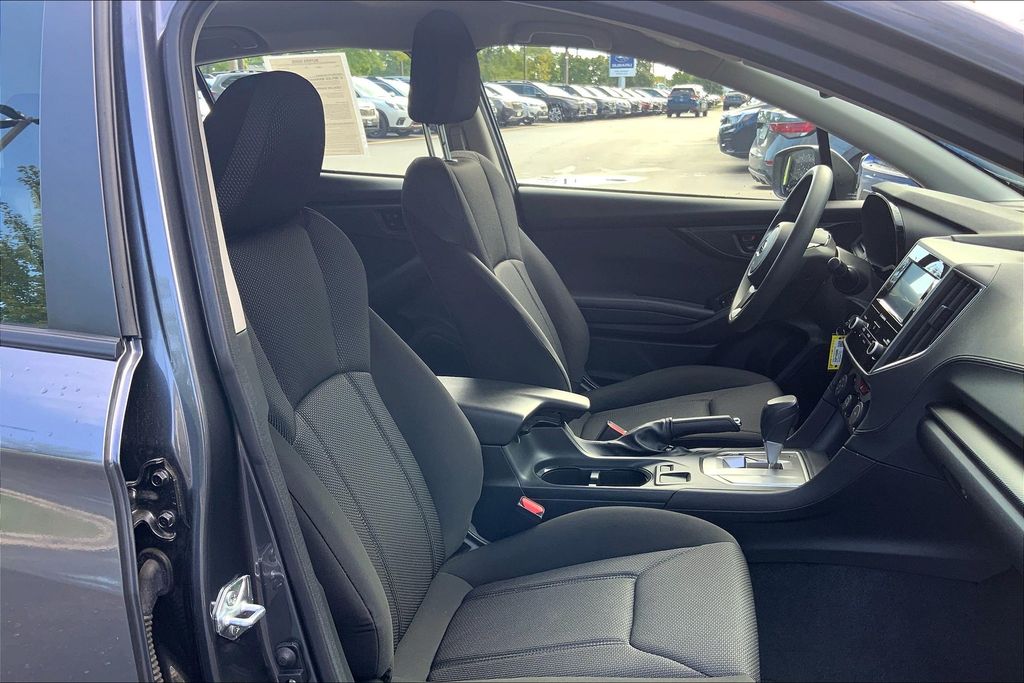 2021 Subaru Impreza Base photo 4