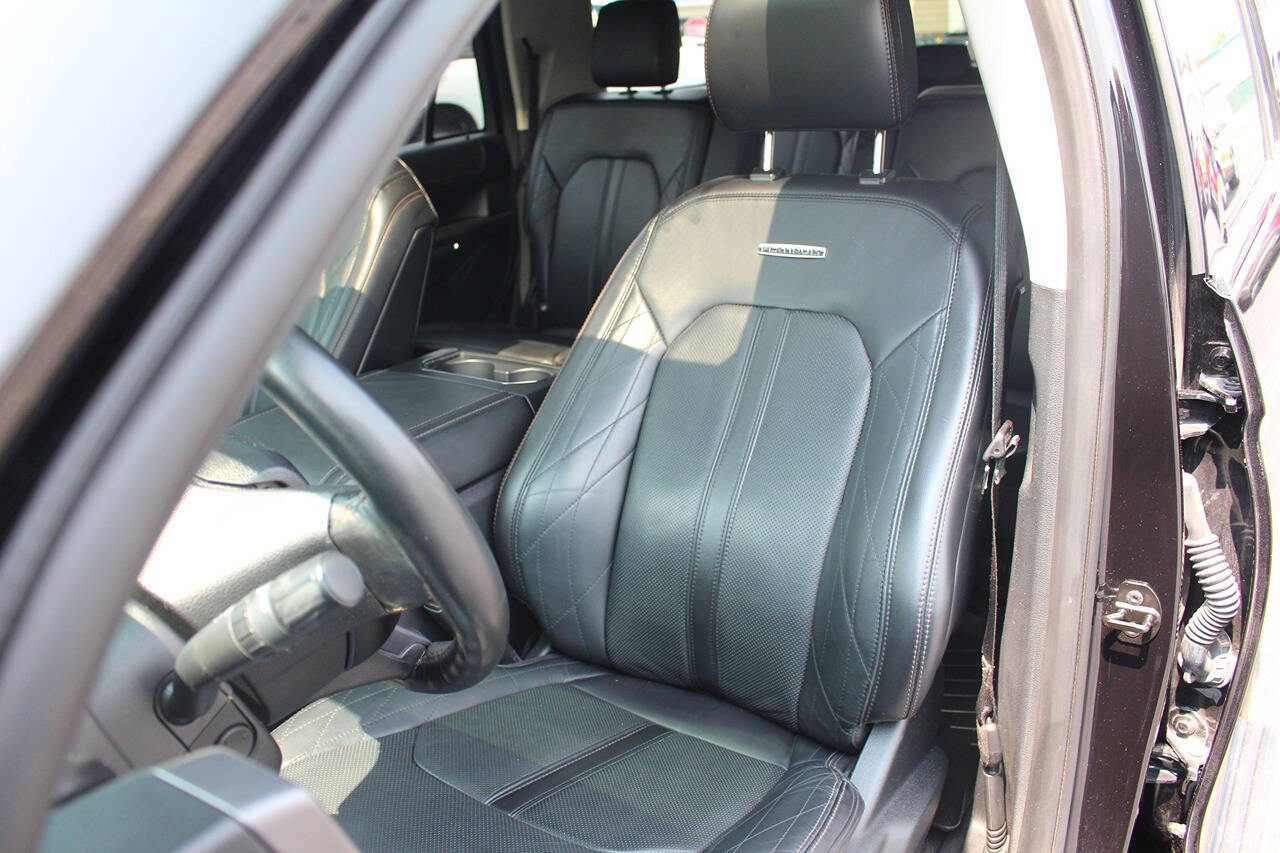 2020 Ford Expedition Platinum photo 10